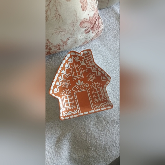 Set Of 2 Gingerbread House Decorative Melamine Dishes - Picture 2 of 2